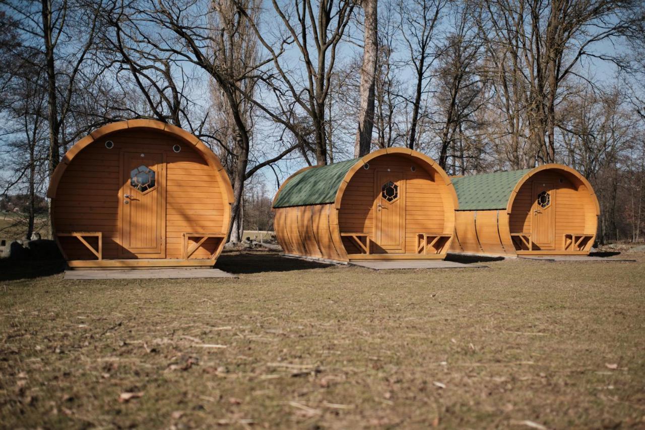 Viking Houses Strnadovsky Mlyn Jesenice  Dış mekan fotoğraf