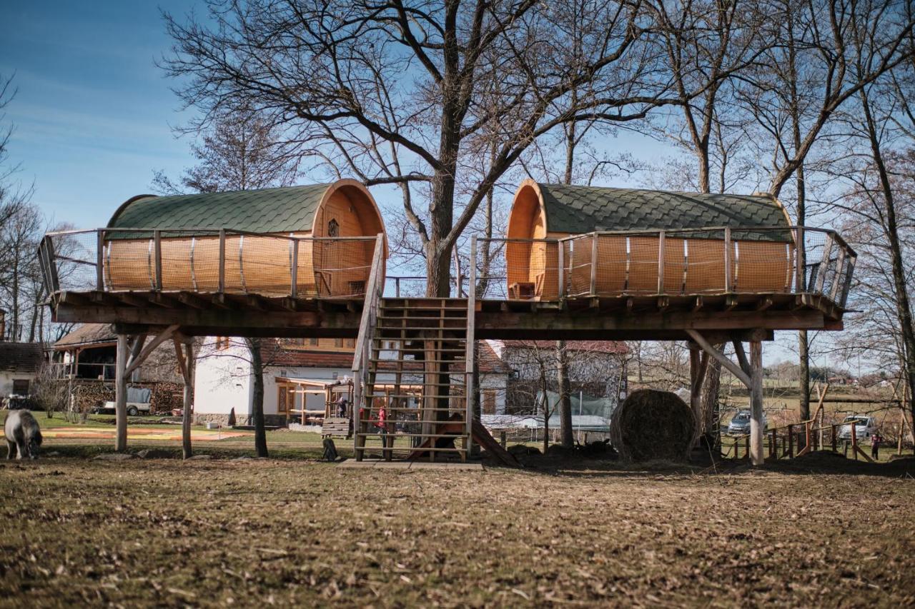 Viking Houses Strnadovsky Mlyn Jesenice  Dış mekan fotoğraf